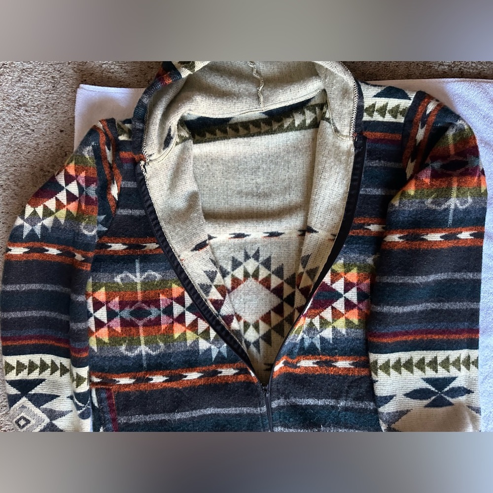 Native print zip up - Picture 5 of 11